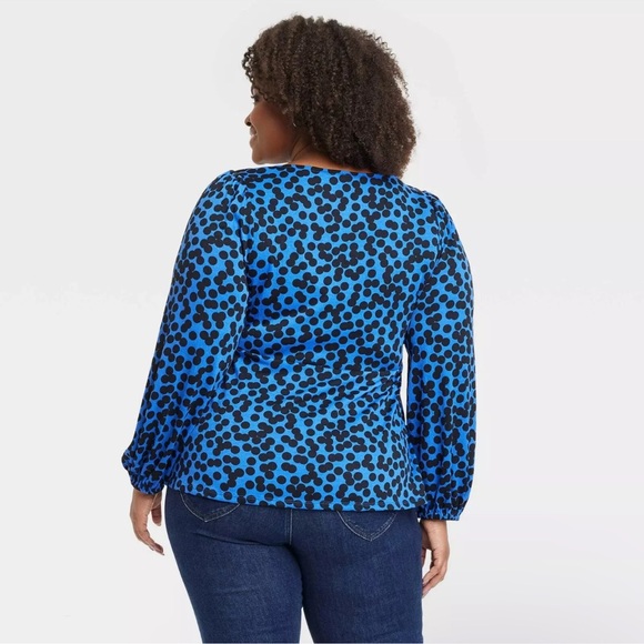 ⭐️ 3 for $10 LAST CHANCE Blue and Black Long-Sleeved Blouse - Picture 4 of 5